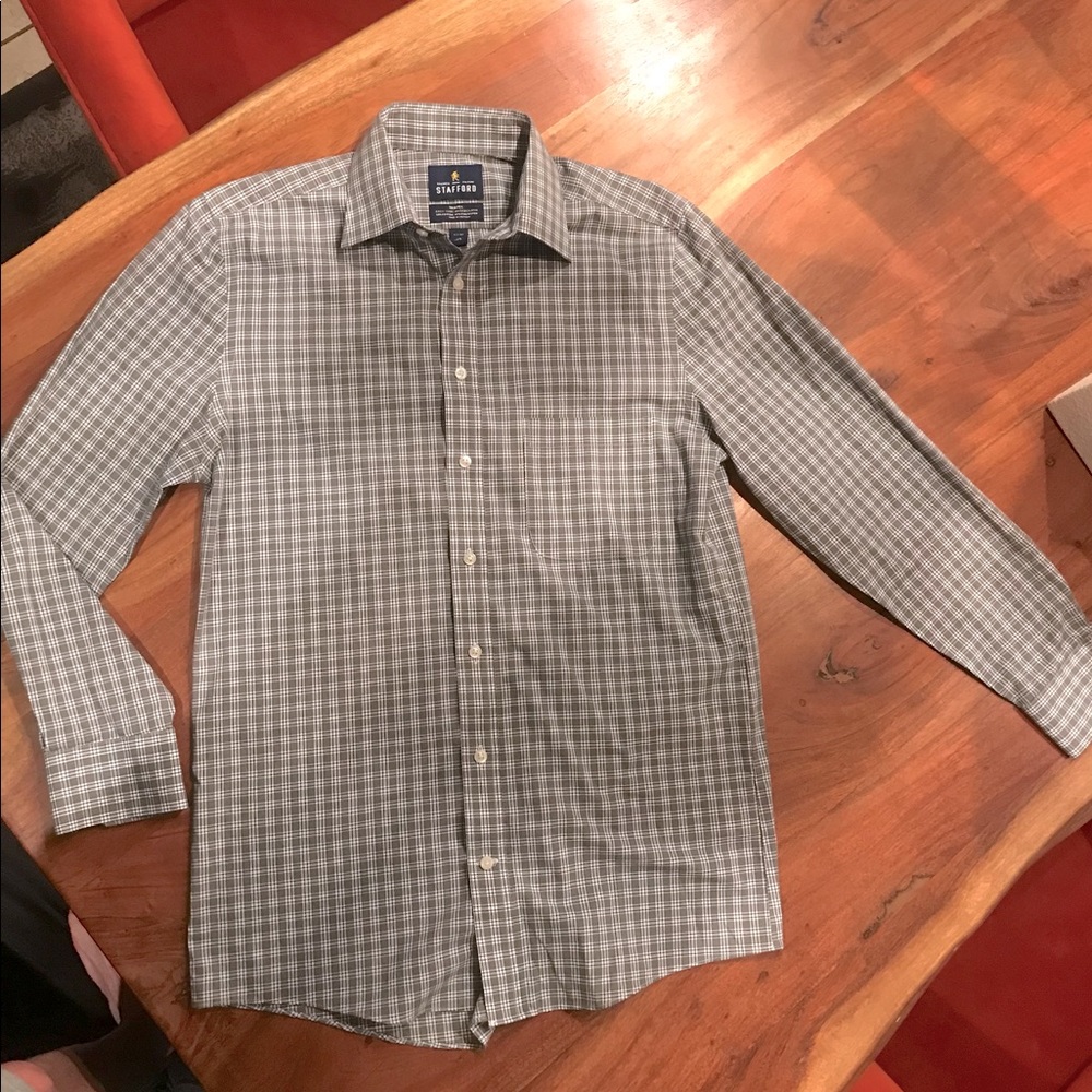 Stafford fitted 15 button down